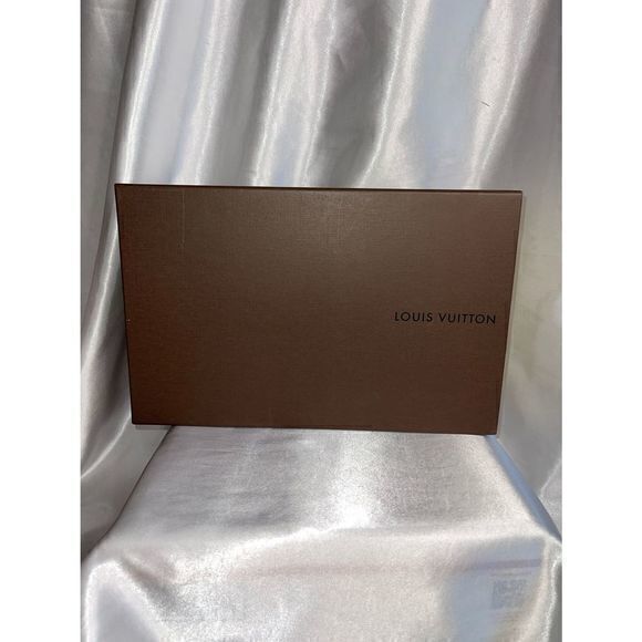 Authentic Louis Vuitton box - Picture 1 of 4